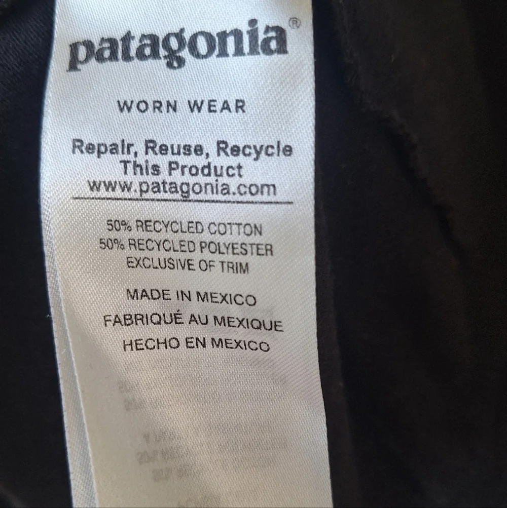 Patagonia Responsibili Logo Tee Black Long Sleeve T-Shirt Size M